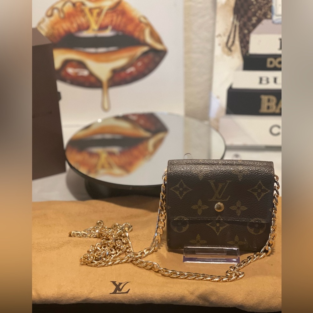 Louis Vuitton Elise Double Snap Pocket Wallet Code SP1022. H 4” x W 4.4” EUC